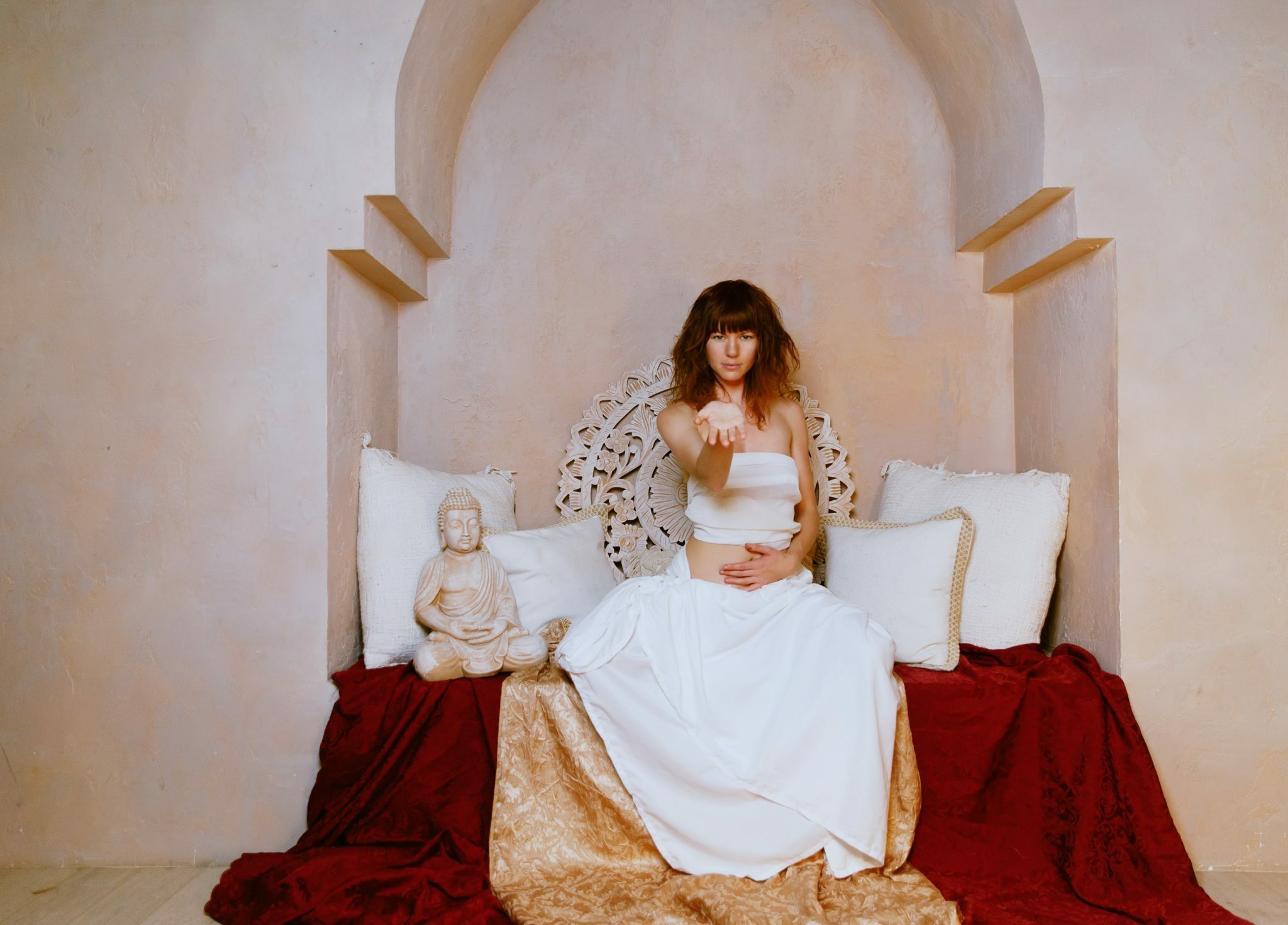 Tantric Intimacy Coaching | Toronto, Ontario | Divine Tantric Priestess