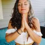 Soma Holistica praying