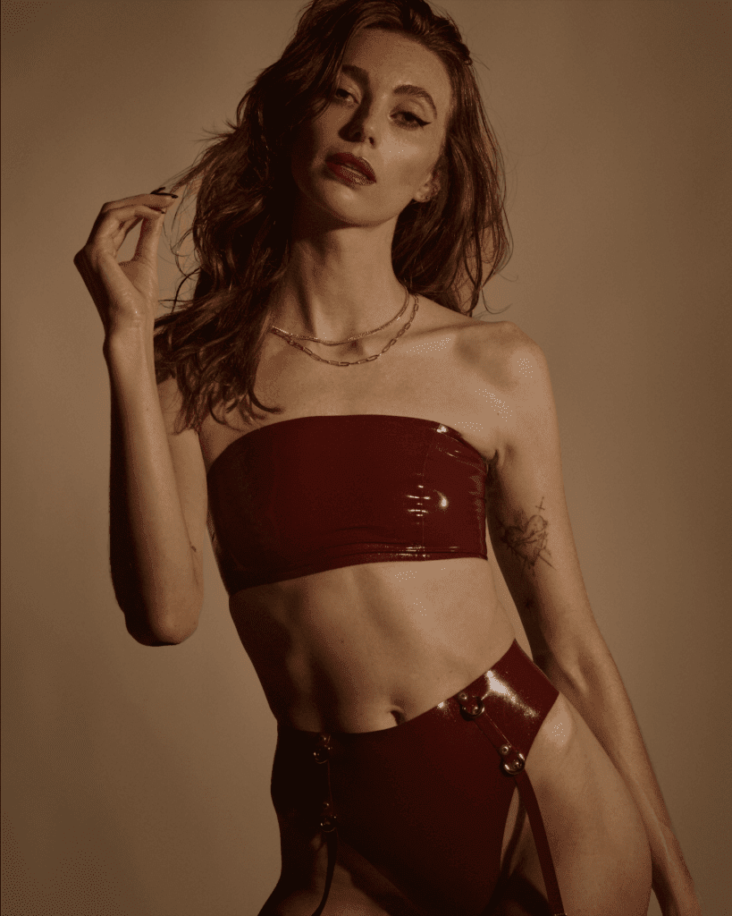 Mistress Seren in lingerie