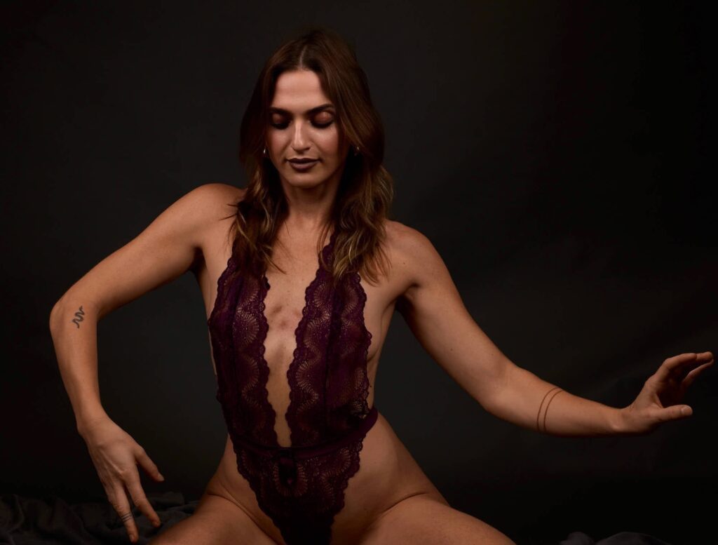 Mara in lingerie